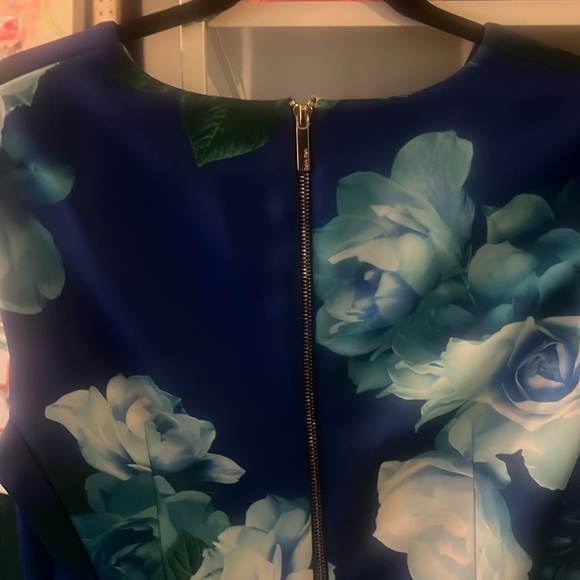 Dress - Picture 5 of 6